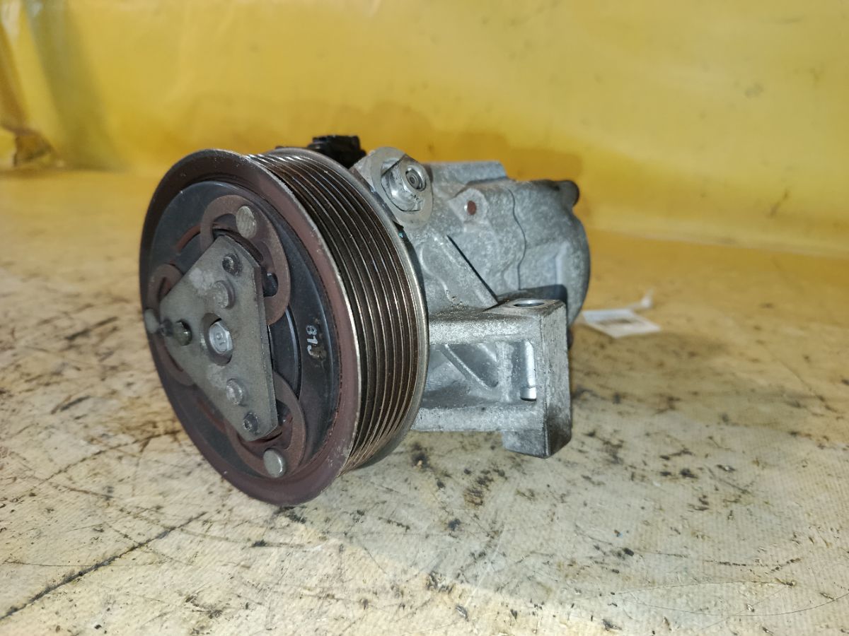 Компрессор кондиционера 92600-ED07A на Nissan Tiida Latio SC11 HR15DE Фото 1