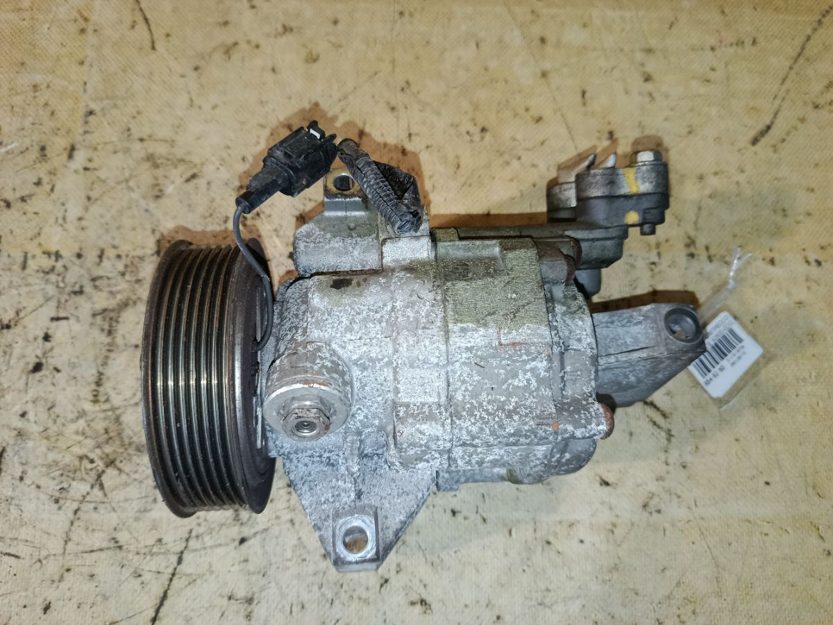 Компрессор кондиционера 92600-ED07B на Nissan Note E11 HR15DE Фото 2