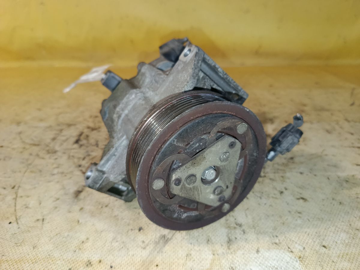 Компрессор кондиционера 92600-ED000 на Nissan Cube YZ11 HR15DE Фото 1