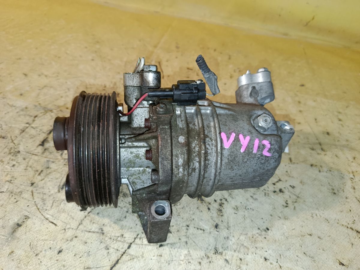 Компрессор кондиционера 92600-CJ73A на Nissan Ad Expert VY12 HR15DE Фото 2