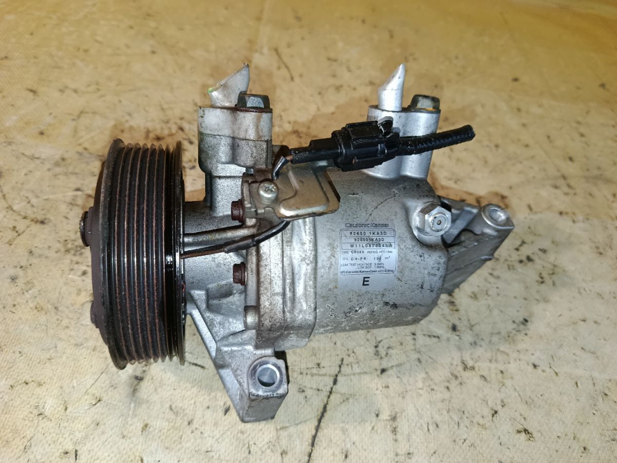 Компрессор кондиционера 92600-1KA3D на Nissan Cube Z12 HR15DE Фото 2