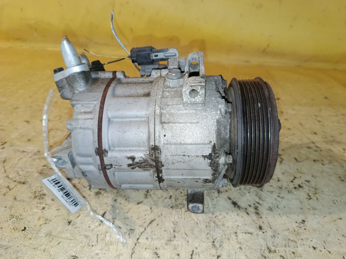 Компрессор кондиционера на Nissan Serena CC25 MR20DE Фото 2