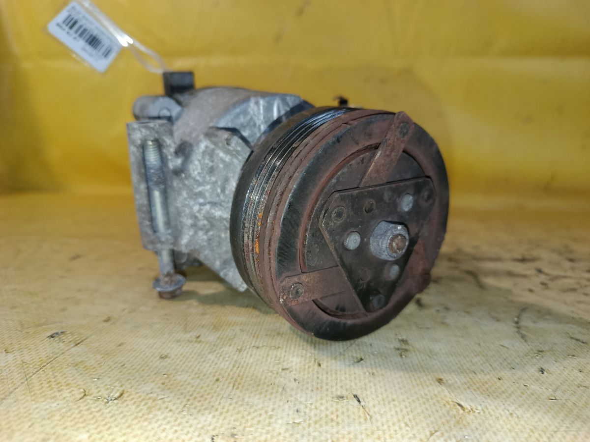 Компрессор кондиционера 95201-68LC0 на Suzuki Swift ZD72S K12B Фото 1