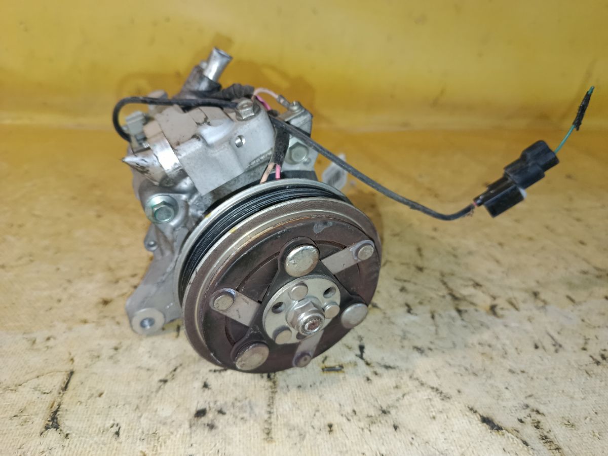 Компрессор кондиционера на Honda N-Wgn JH1 S07A Фото 1