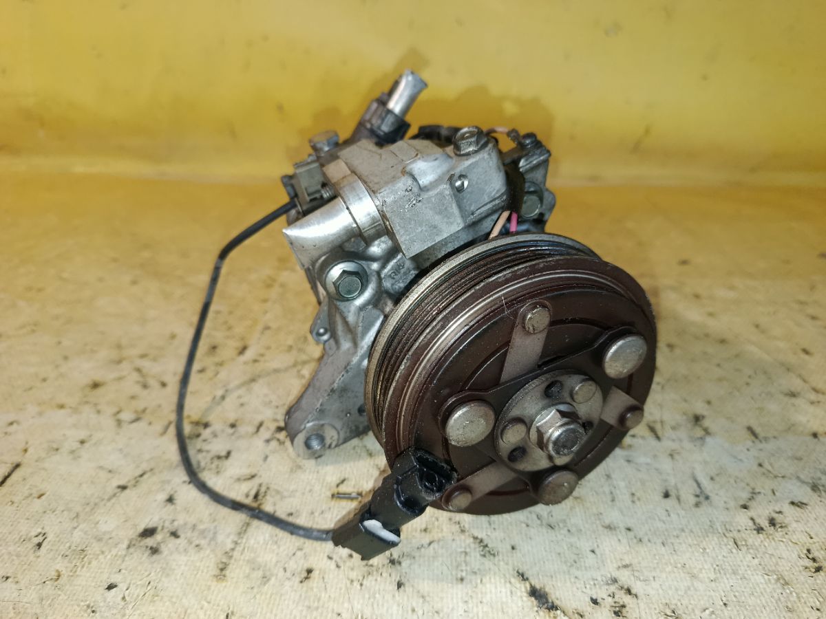 Компрессор кондиционера на Honda N-Wgn JH1 S07A Фото 1