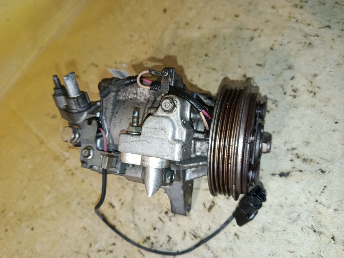 Компрессор кондиционера на Honda N-Wgn JH1 S07A Фото 2