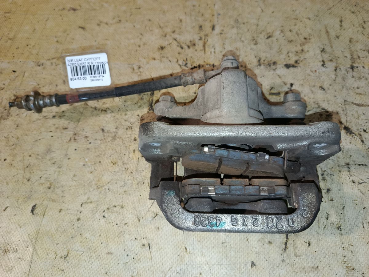 Суппорт на Nissan Leaf AZE0 EM57 Фото 1