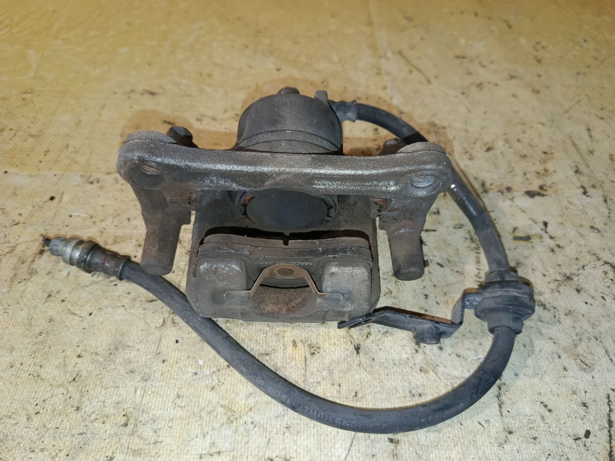 Суппорт на Mitsubishi Ek Space B11A 3B20 Фото 1