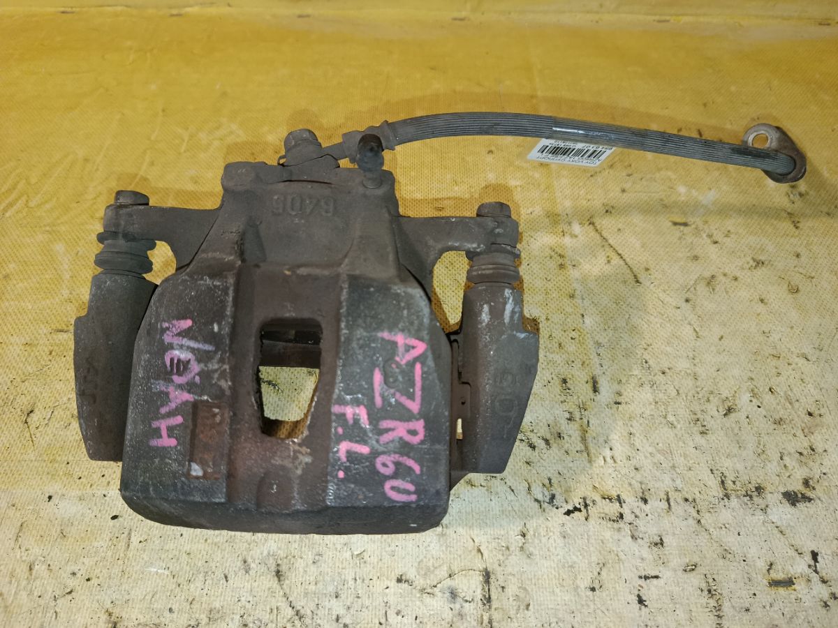 Суппорт 47750-44020, 47750-44021 на Toyota Voxy AZR60G 1AZ-FSE Фото 2