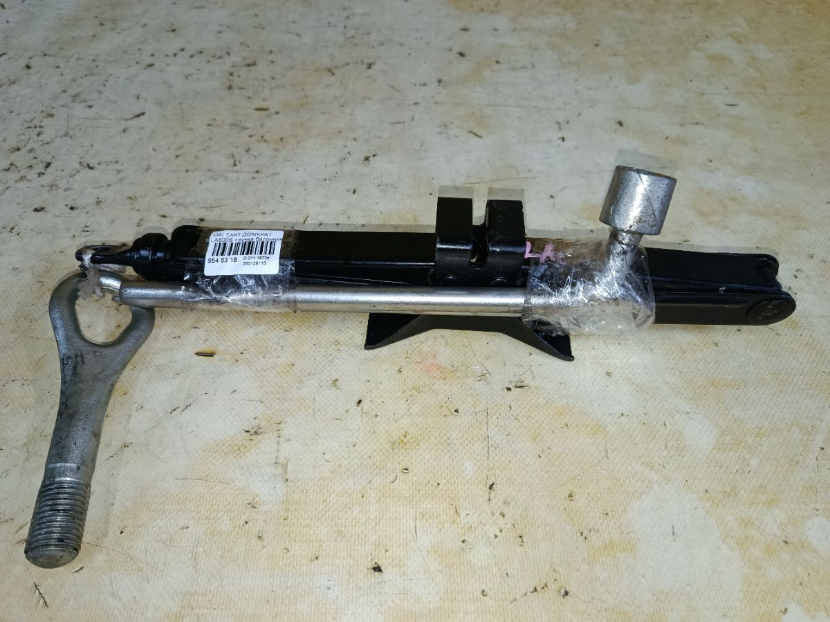 Домкрат на Daihatsu Tanto LA600S Фото 1