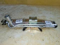 Домкрат на Honda Fit GP1