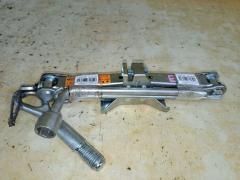 Домкрат на Nissan Note E12 Фото 2