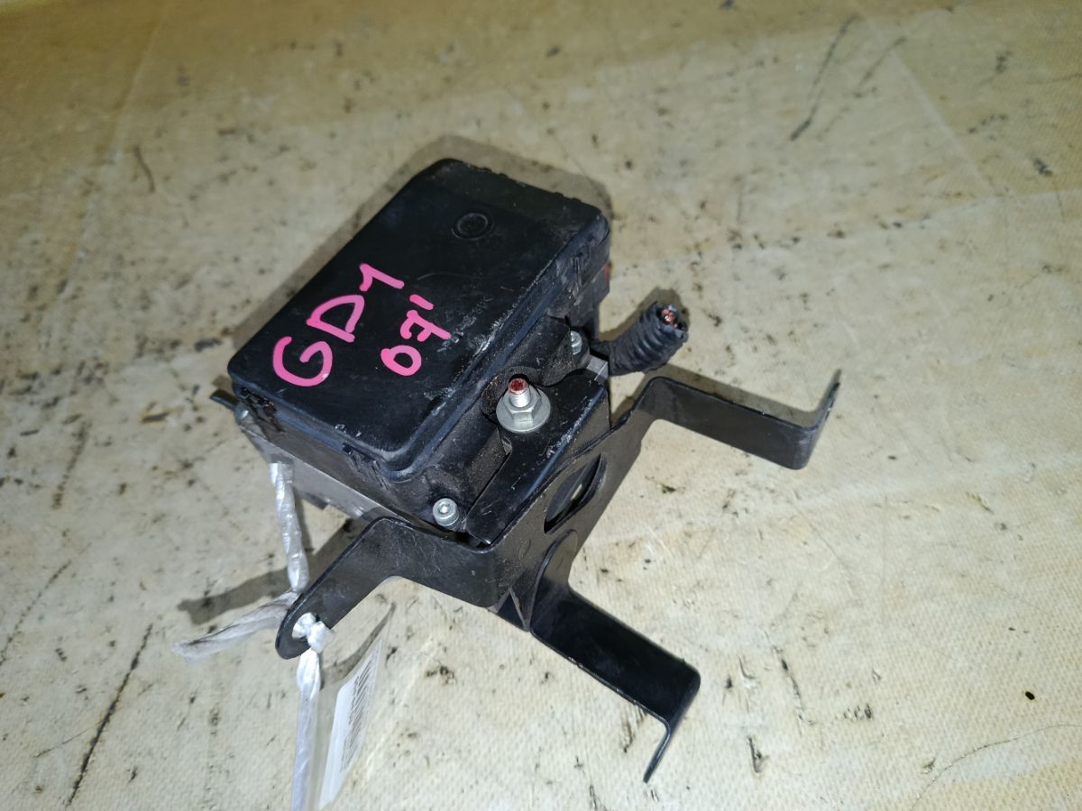 Блок ABS на Honda Fit GD1 L13A Фото 1