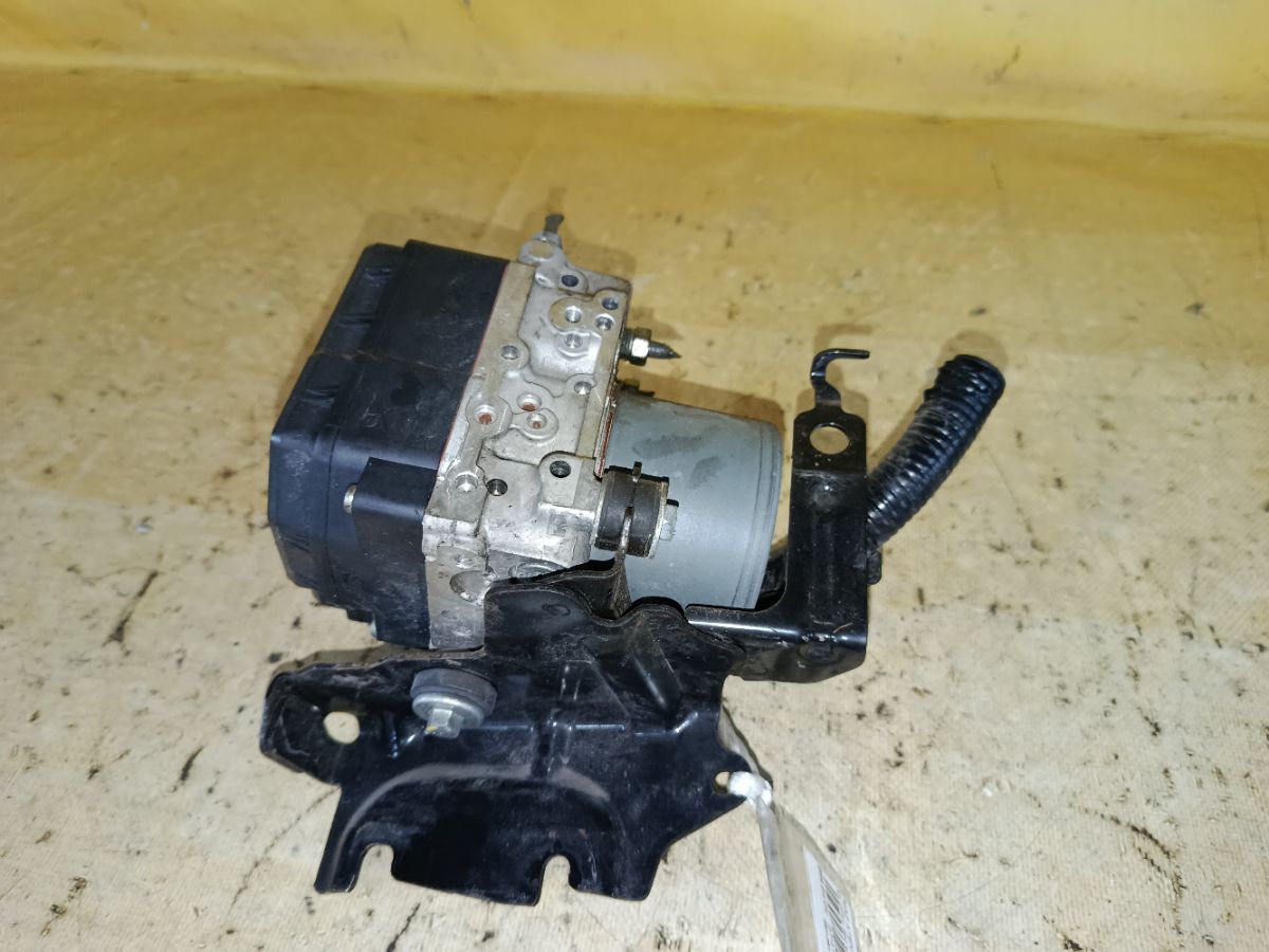 Блок ABS на Mazda Atenza GJ2FW SH-VPTR Фото 1