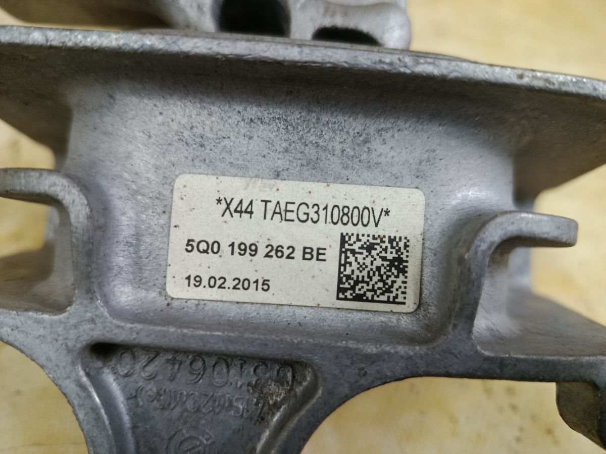 Подушка двигателя 5Q0199262BE на Audi A3 8V CXSA Фото 2