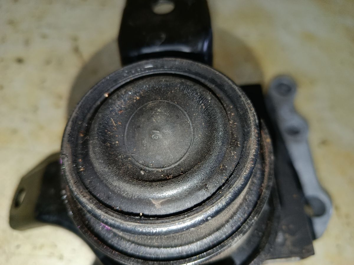 Подушка двигателя на Suzuki Solio MA36S K12C Фото 4