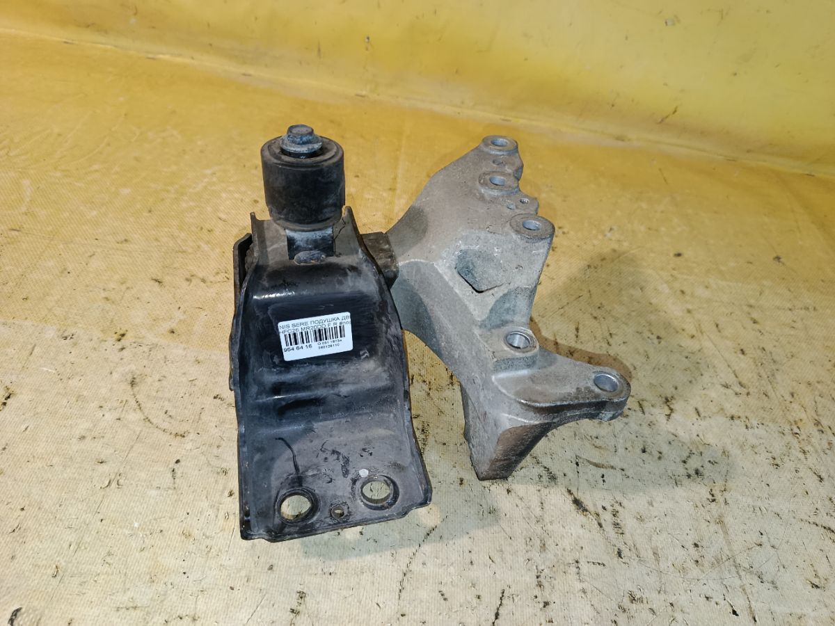 Подушка двигателя на Nissan Serena HFC26 MR20DD Фото 1