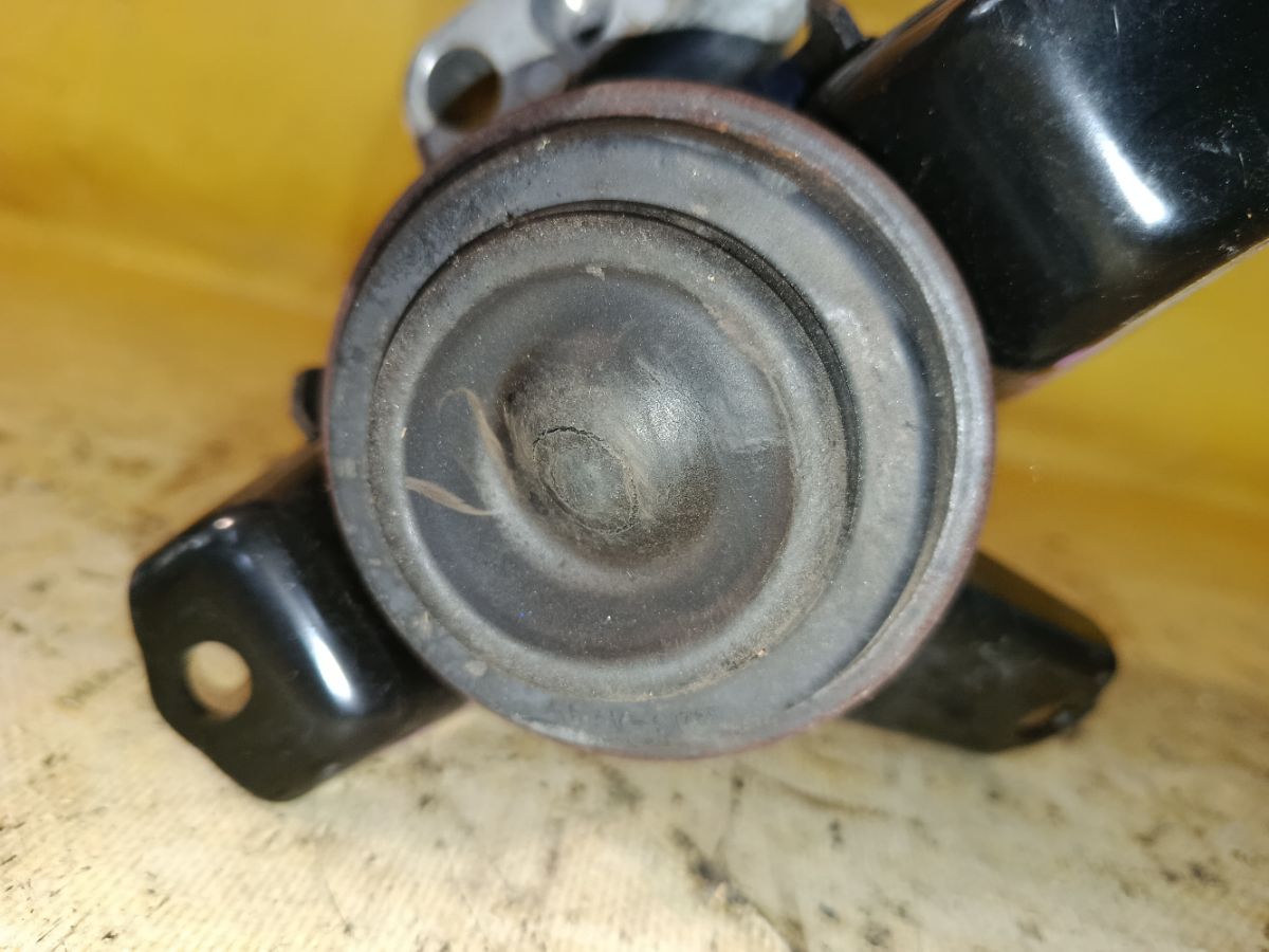 Подушка двигателя на Toyota Passo NGC30 1NR-FE Фото 4