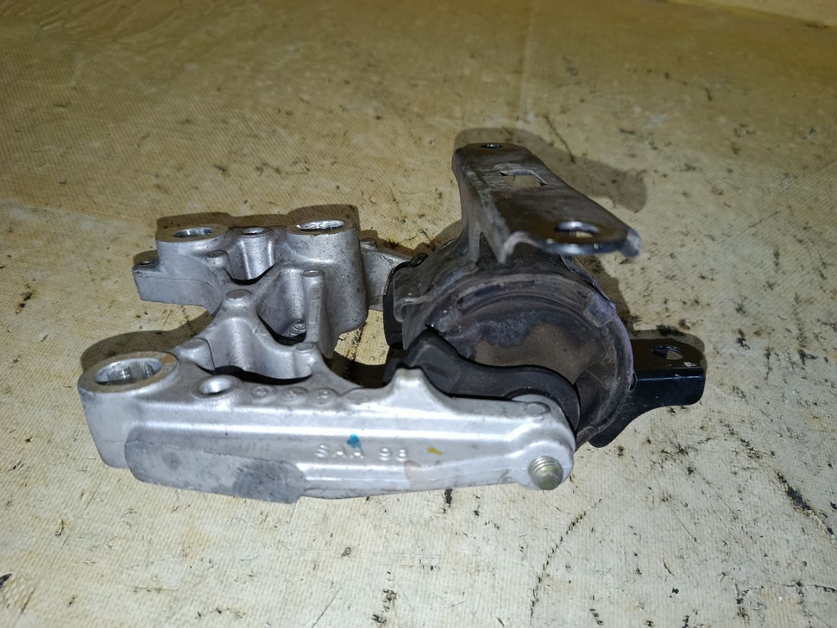 Подушка двигателя 470.HD8724, 50805SAAJ81 на Honda Fit GD1 L13A Фото 4