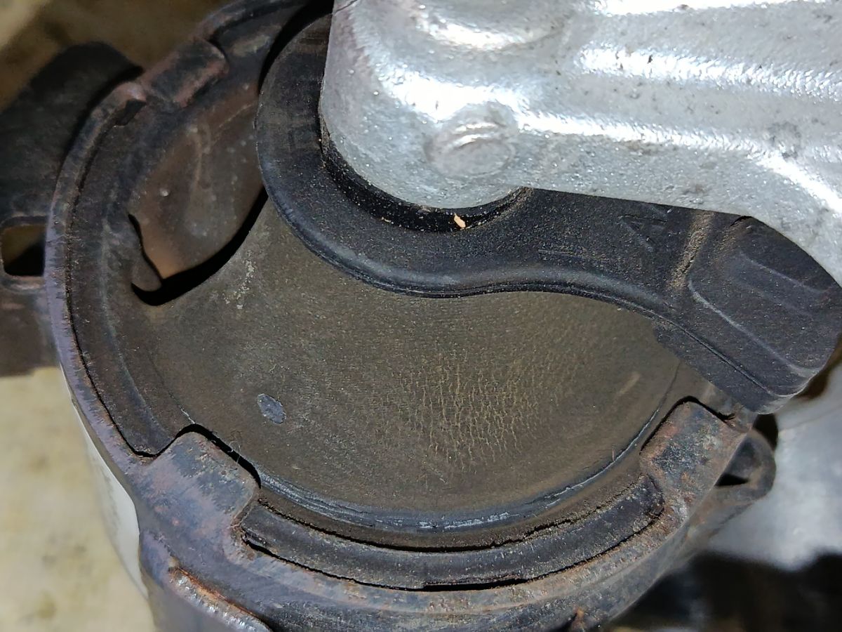 Подушка двигателя 470.HD8724, 50805SAAJ81 на Honda Fit GD1 L13A Фото 2