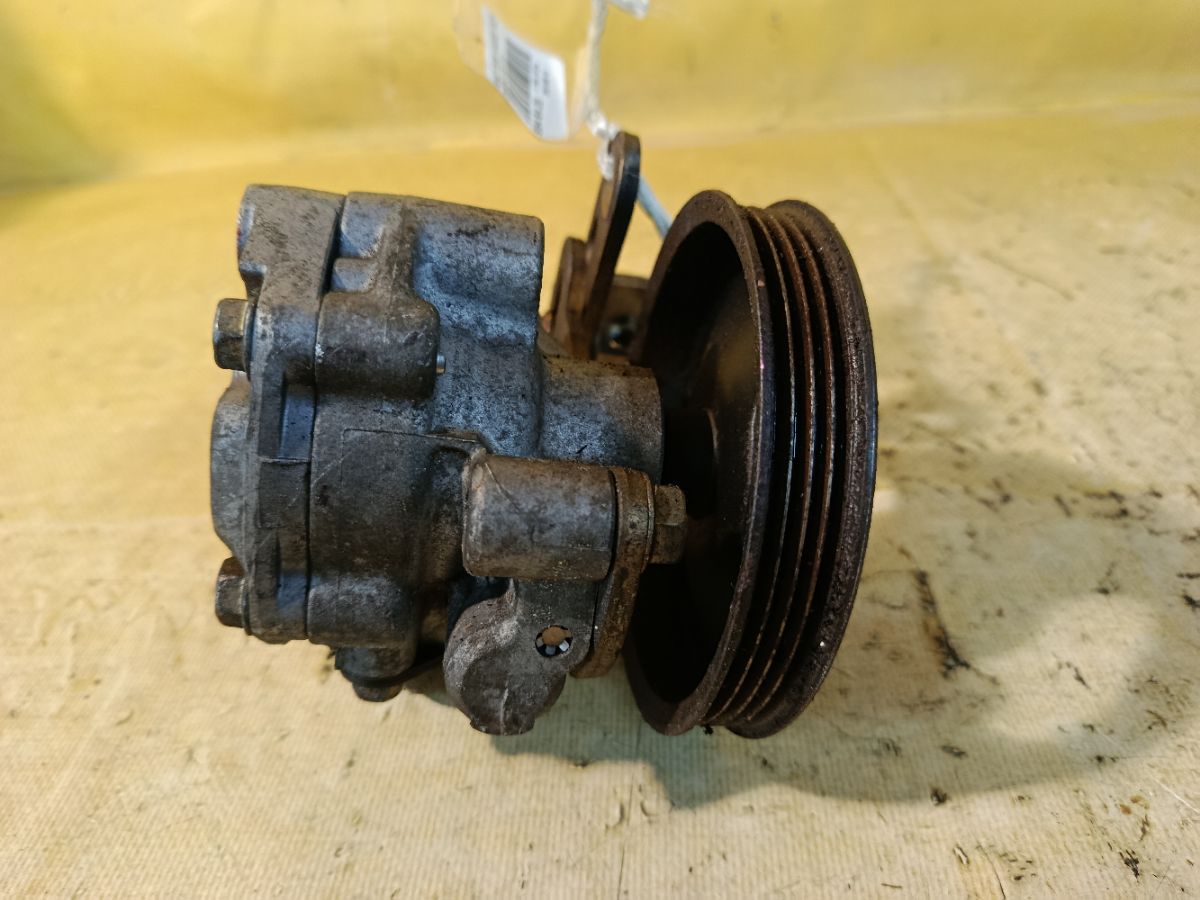 Насос гидроусилителя на Mazda Demio DW3W B3 Фото 2