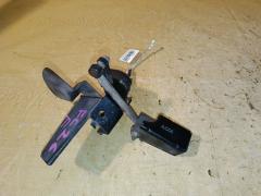 Датчик регулировки наклона фар на Nissan Serena FC26 53812-CY00A, Переднее расположение