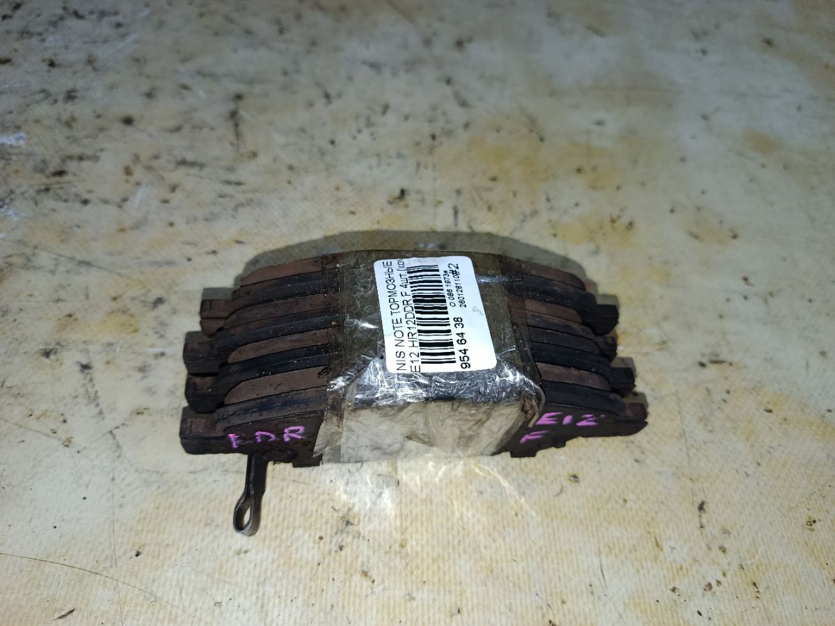 Тормозные колодки на Nissan Note E12 HR12DDR Фото 1