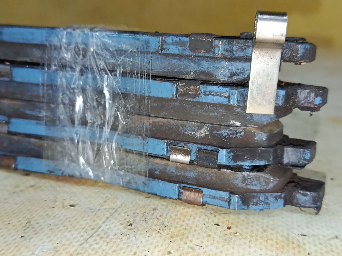 Тормозные колодки на Nissan Serena FC26 MR20DD Фото 3