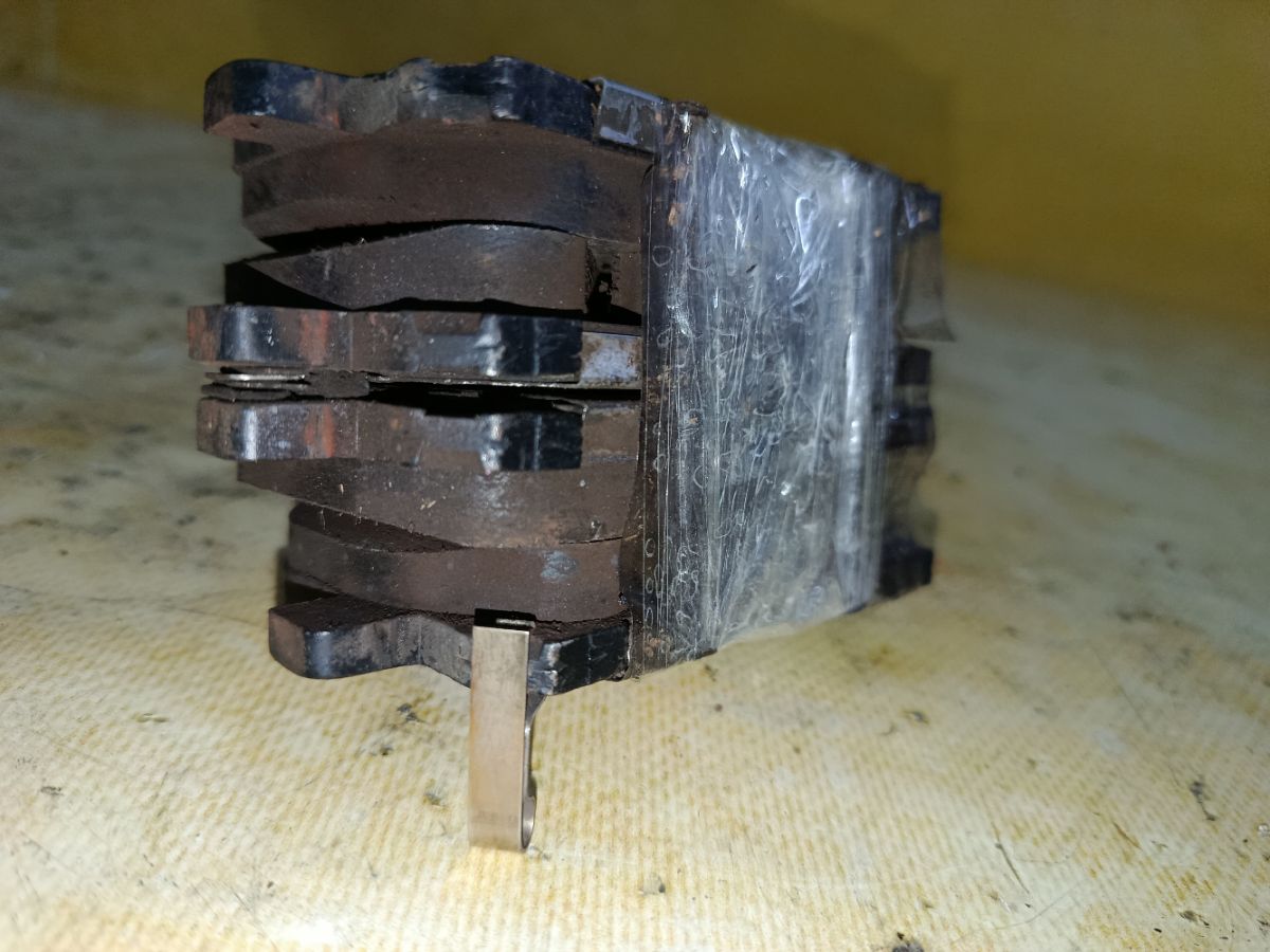 Тормозные колодки 0 986 424 761, 0 986 AB2 092, 0101ZZE130F, 04465-02070, 04465-02080, 04465-44050, 04465-44100, 0446502070, 05P904, 0954 00, 095400, 10806902, 111699, 121127, 13046058462, 1492312, 1592312, 171853, 171890, 179845, 17D923CH, 17D923M, 181820, 192148, 1Y5G3328ZE, 2204270, 224553, 23836, 2383601, 295400, 3000136, 363700201332, 402B0432, 4420, 4863600819, 4UP04013, 5002213, 50213, 5610208, 600203948, 605846, 6133159, 8224270, 8DB 355 029801, 8DB355010221, 95400, 965 000BSX, A1N105, AC1124C, ADB01132, ADB01132HD, ADT342116, AFP476, AKD1066, AN-667WK, AN667WK, AN667WKX, AS-T457, AS1455, AS1470, AS21455, ASN2207, AST457, AV1040, AW1810170, AY040-TY062, AY040TY062, B111168, BB0486, BBP1837, BC1529, BD7531, BL1883A2, BP21470, BP3127, BP43376, BP9087, BPF086, BPT72, BS2704, CD2217, CD2217M, CD2217MSTD, CD2217MTYPED, CF1470, CKT35, CMX923, D2217, D2217-02, D221701, D221702, D923, D92378240, DB1487, DB922A, DFP3315, DP1010100184, DP104A100, DP104A100C, DP104A100P, E100232, E400232, E500232, EC1373, ELT923, F 03B 150 105, FDB1529, FP0923, G0446502070, G5112ZF, GBP095400, GBP880151, GDB3315, GDB7218, GK1049, GP02217, GP1373, HKPTY102, HP5097, J3602096, JBP0053, KBP9021, KD2770, MD2217M, MD2217MS, MD300, MDB2266, MDB82266, MFP2213, MKD923, MN-385, MN385, MPT49, MS1470, MX923, NDP-338, NDP338, NKT1155, NP1009, P 83 061, P854300, PA1422, PA213AF, PA213MK, PAD1332, PBP1529, PBP1529KOR, PCP1508, PD923, PF-1470, PF1367, PF1470, PGD923C, PGD923M, PKF053, PN1470, RB1820, RD923, RN616, RNZ302, SBP1529, SMB23836, SN890, SP 349, SP 349 PR, SP1373, SS890S, ST0446544050, T1332, T281565, T360A09, TABP2158, TCA1123, TD-086-1470, TD1470, TG667C, TH338, TL2217, TN616, V9118A088, VBS3315PS, WD2217, WS421400, ZD923 на Toyota Voxy AZR60G 1AZ-FSE Фото 2