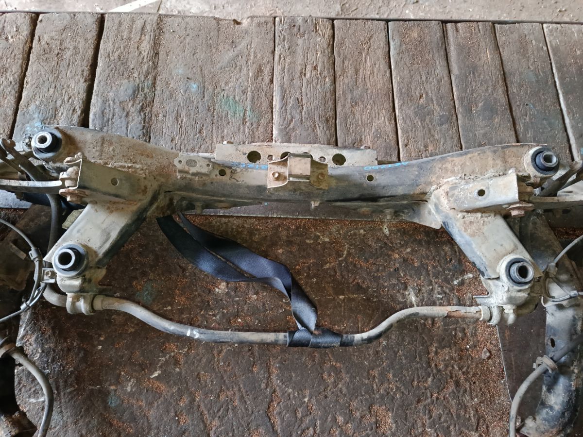 Балка подвески на Toyota Avensis Wagon AZT250W 1AZ-FSE Фото 7