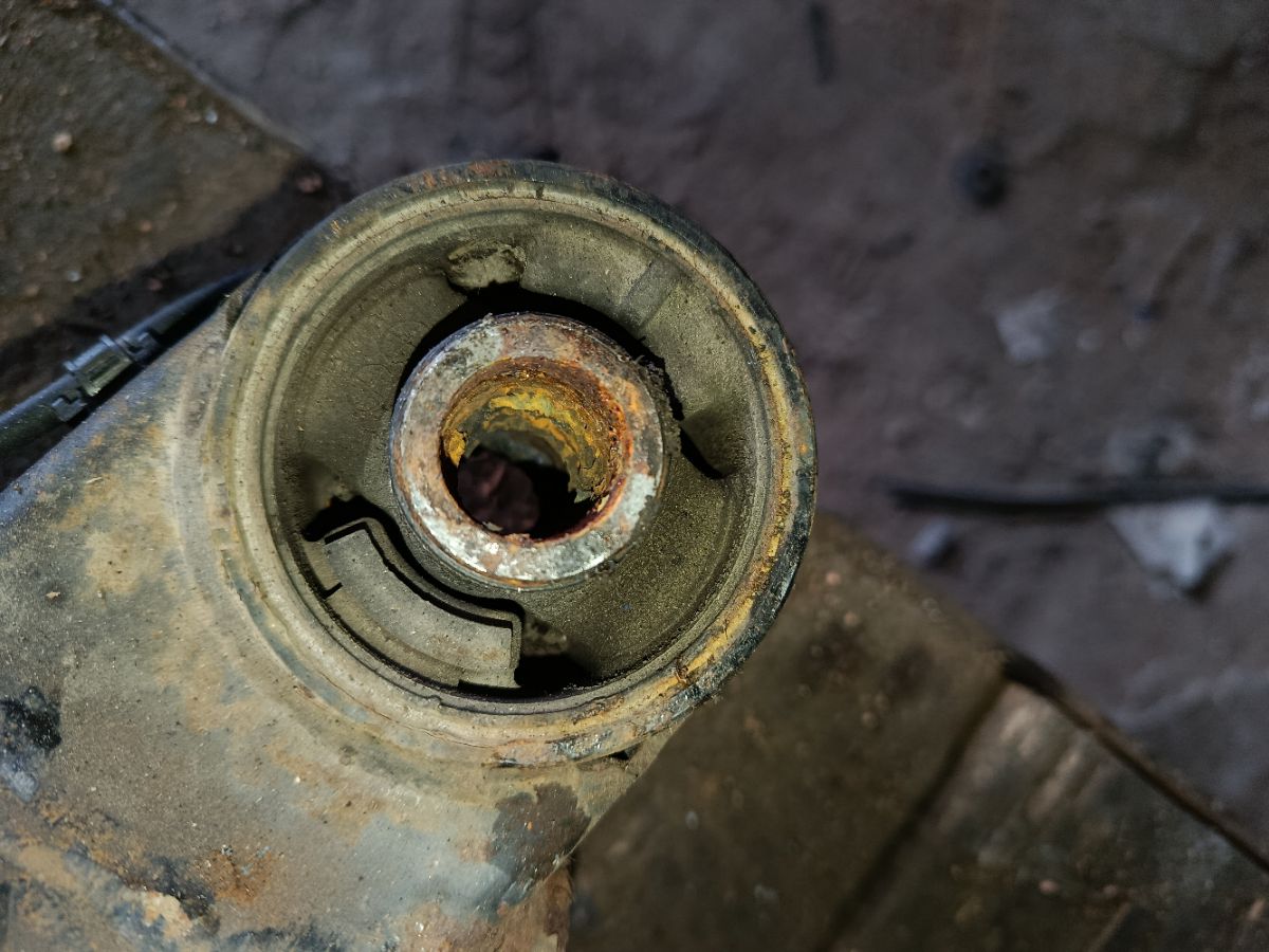 Балка подвески на Mitsubishi Grandis NA4W 4G69 Фото 11