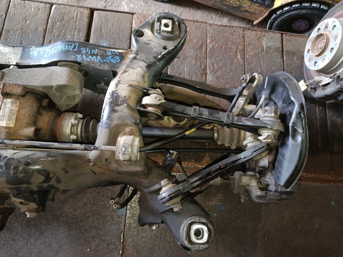 Балка подвески на Bmw 3-Series E91-VW72 N46 Фото 10