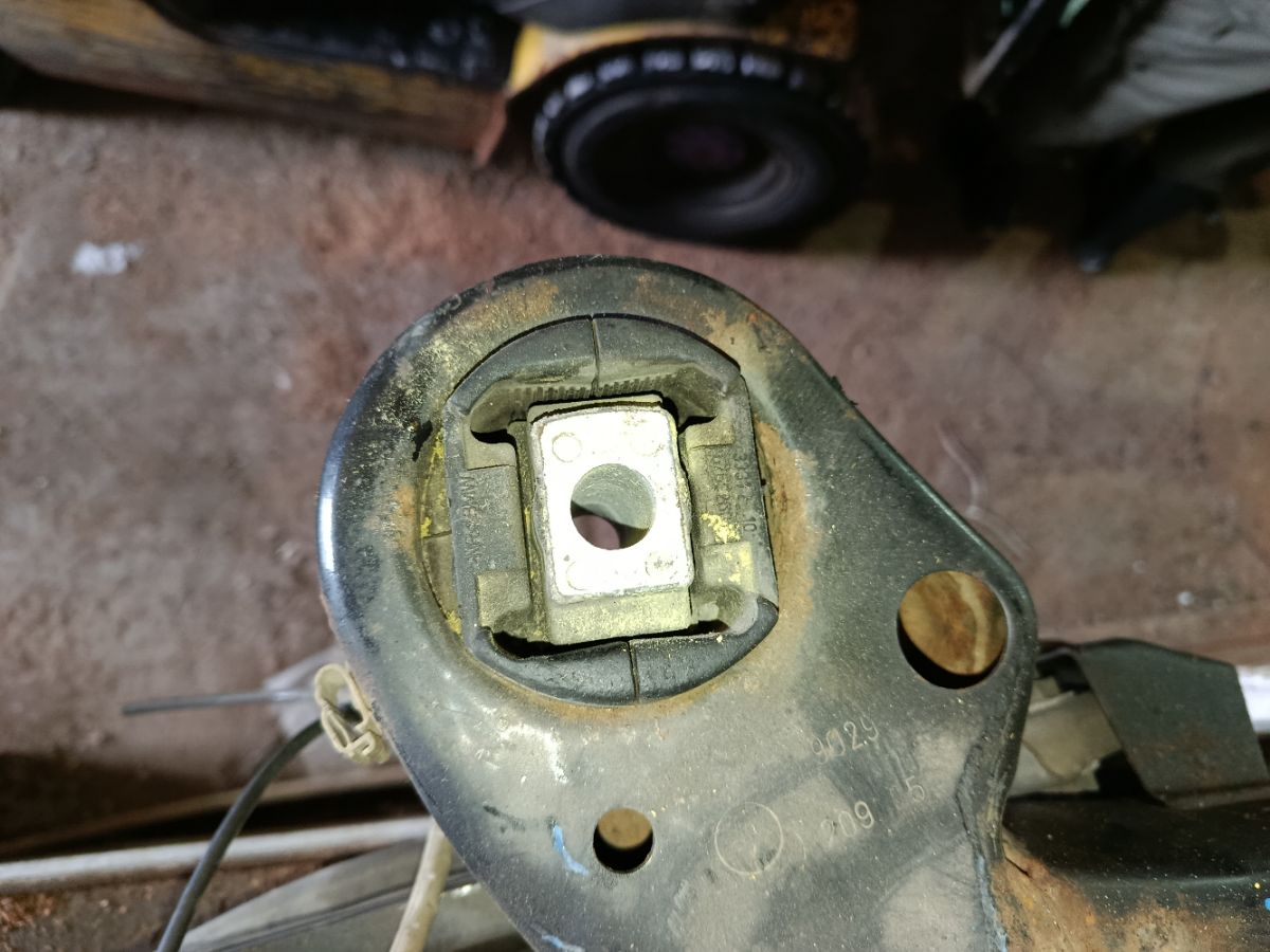 Балка подвески на Bmw 3-Series E90-VB12 N52 Фото 9