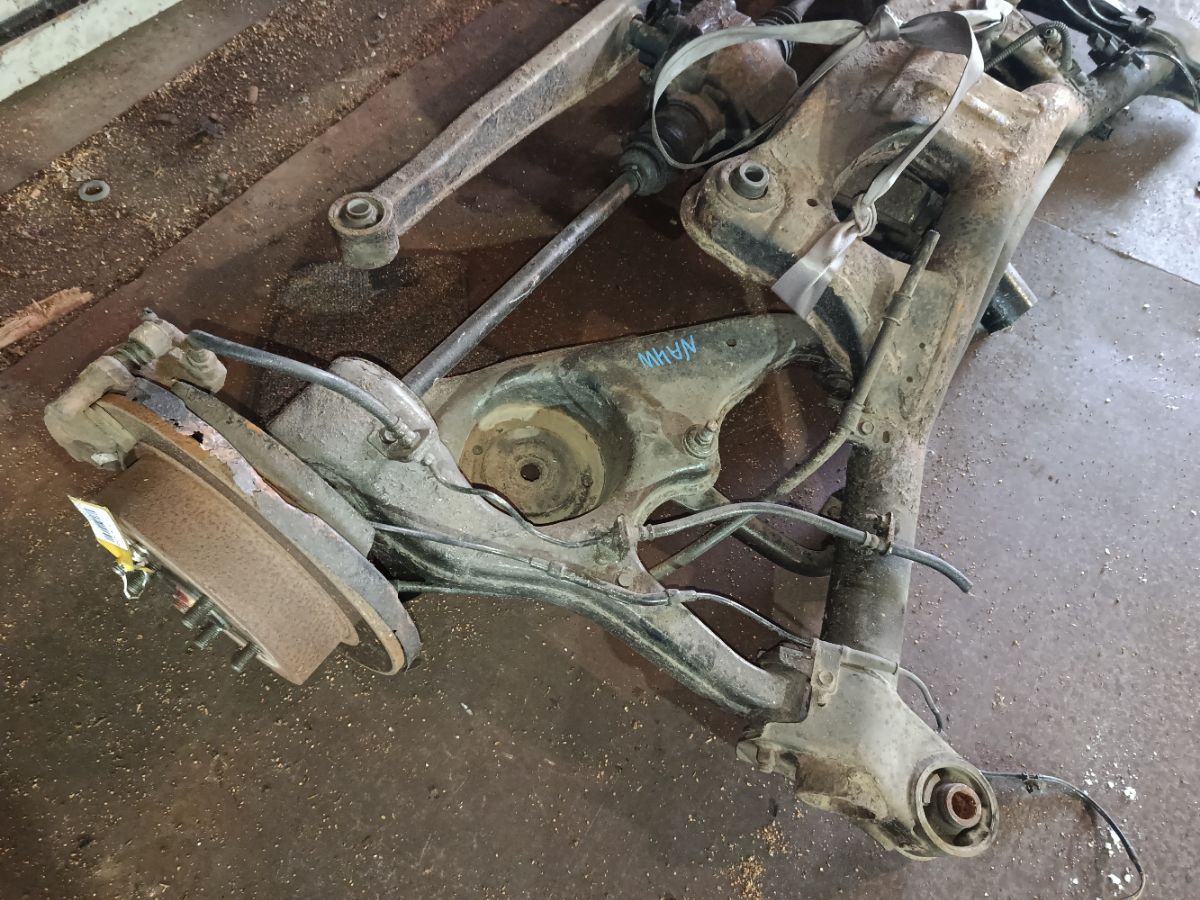 Балка подвески на Mitsubishi Grandis NA4W 4G69 Фото 2