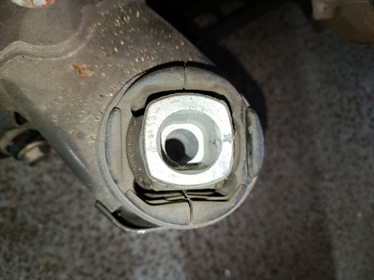 Балка подвески на Bmw 3-Series E91-US72 N46B20BD Фото 8