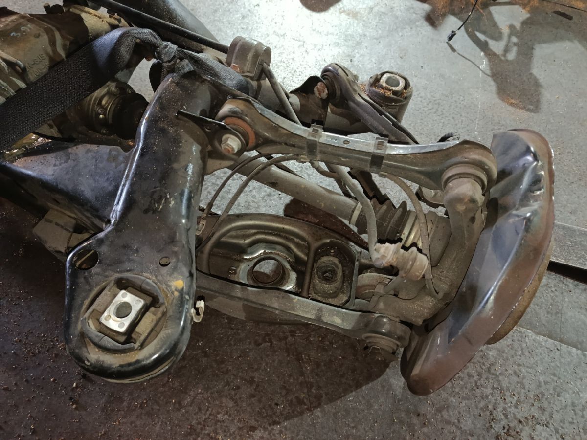 Балка подвески на Bmw 3-Series E91-US72 N46B20BD Фото 15