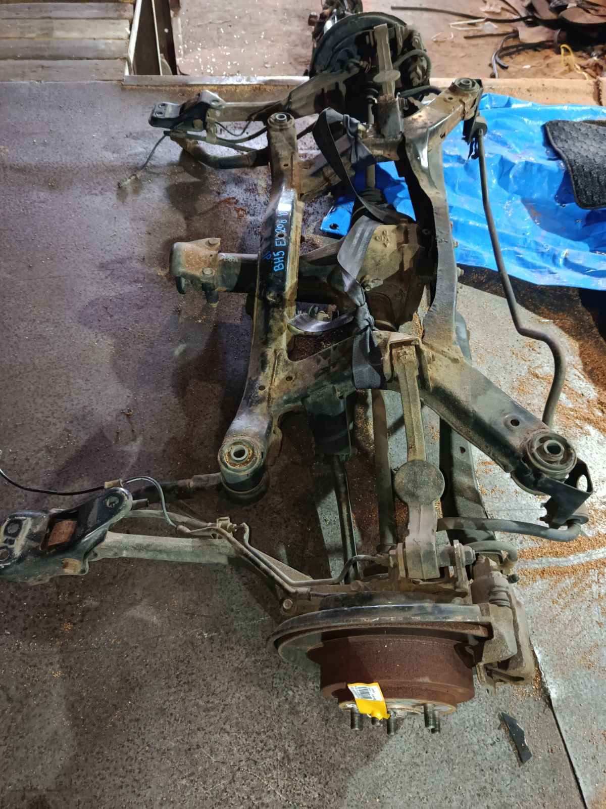 Балка подвески на Subaru Legacy Wagon BH5 EJ206 Фото 2