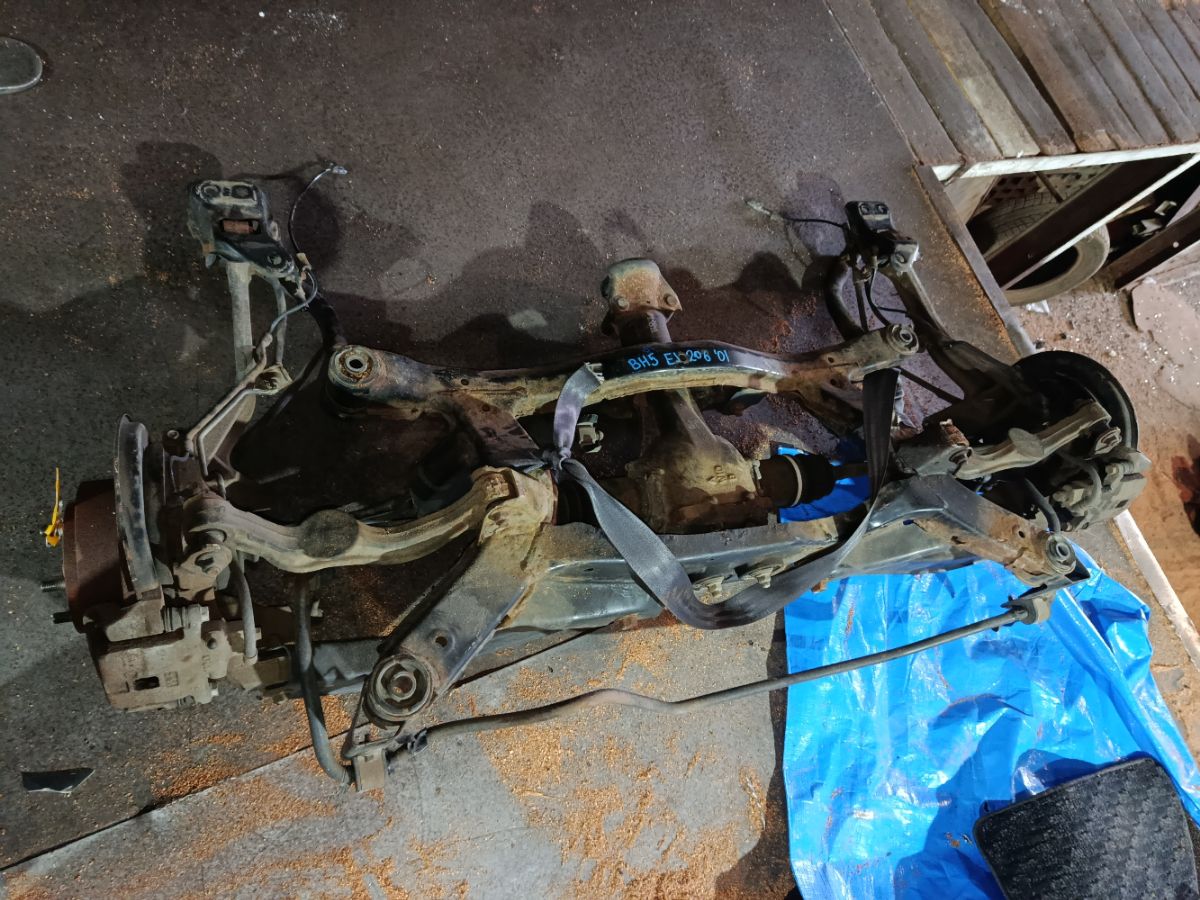 Балка подвески на Subaru Legacy Wagon BH5 EJ206 Фото 14