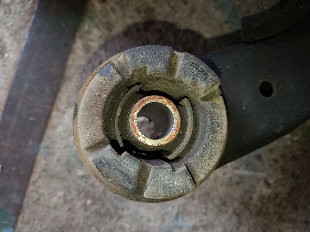 Балка подвески на Nissan Elgrand TE52 QR25DE Фото 9