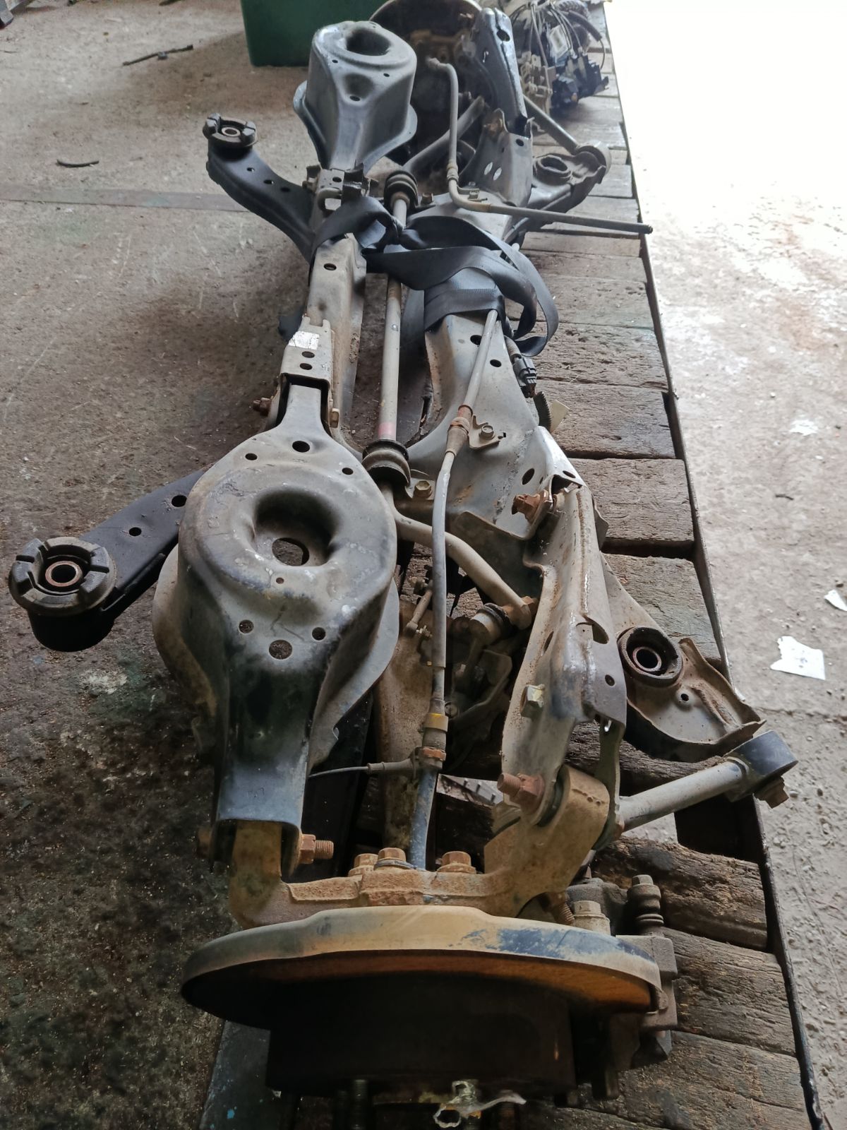 Балка подвески на Nissan Elgrand TE52 QR25DE Фото 11