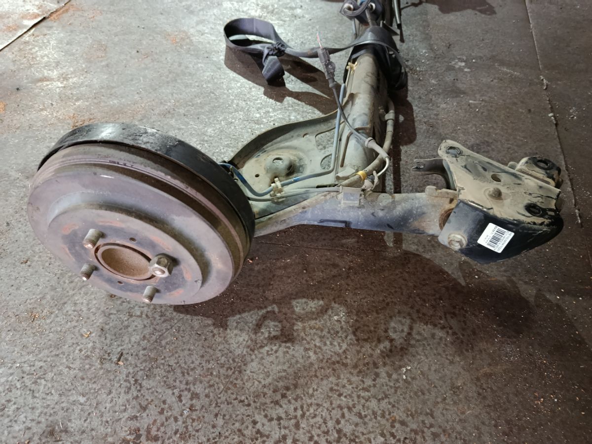 Балка подвески на Nissan Tiida Latio SC11 HR15DE Фото 4