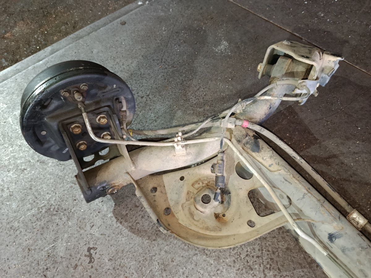 Балка подвески на Nissan March AK12 CR12DE Фото 3