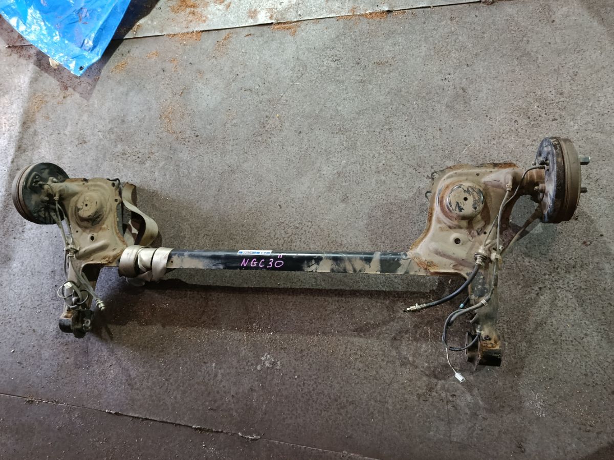 Балка подвески на Toyota Passo NGC30 1NR-FE Фото 1
