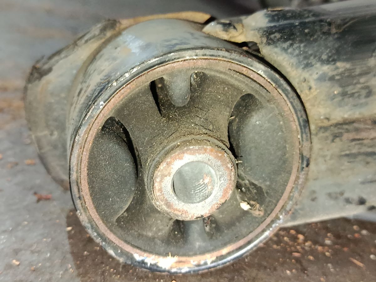 Балка подвески на Toyota Passo NGC30 1NR-FE Фото 7