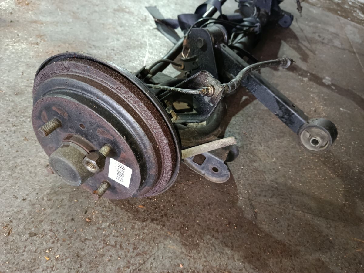 Балка подвески на Nissan Cube Z10 CG13DE Фото 7