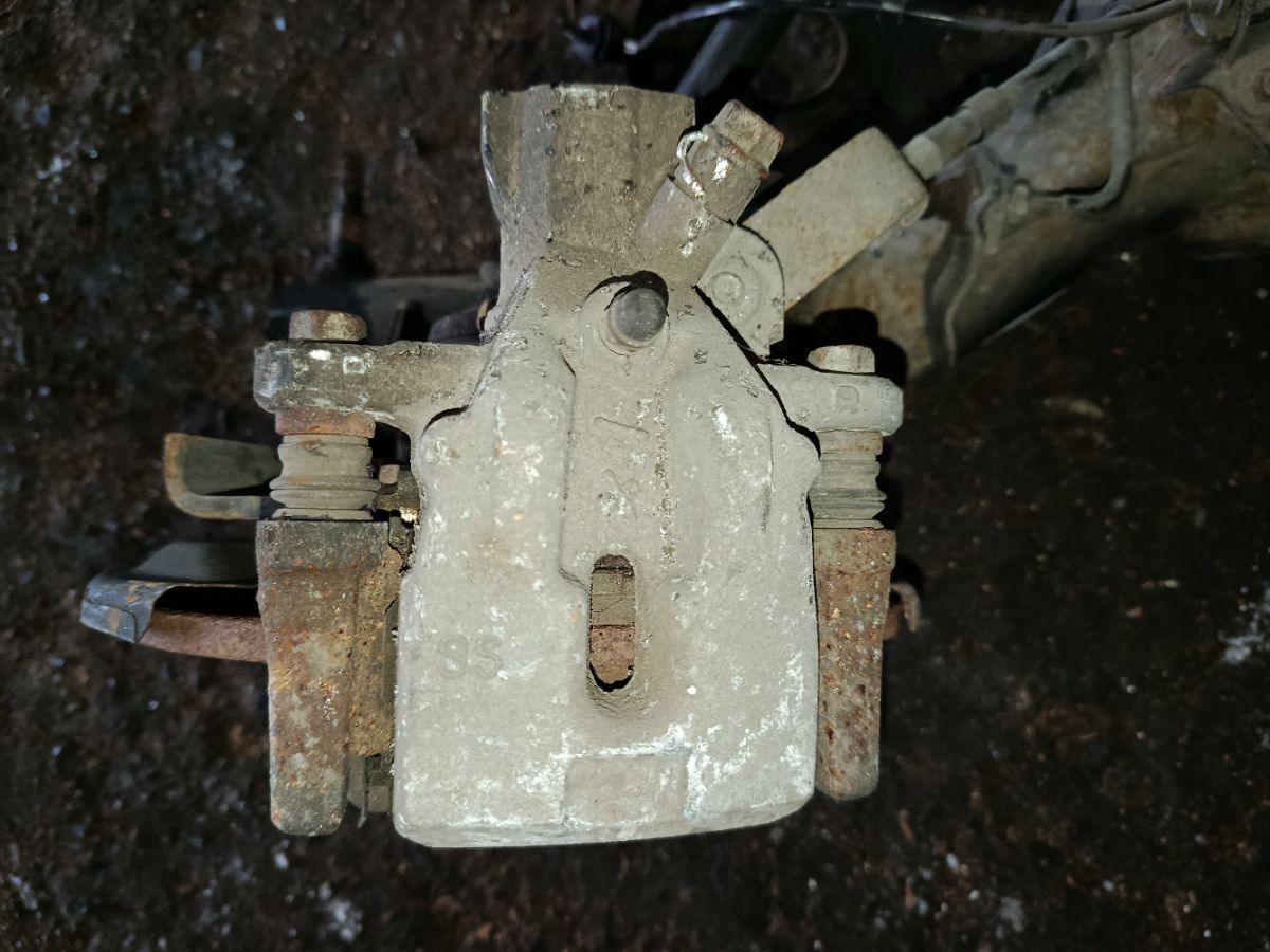 Балка подвески на Suzuki Swift ZD72S K12B Фото 10