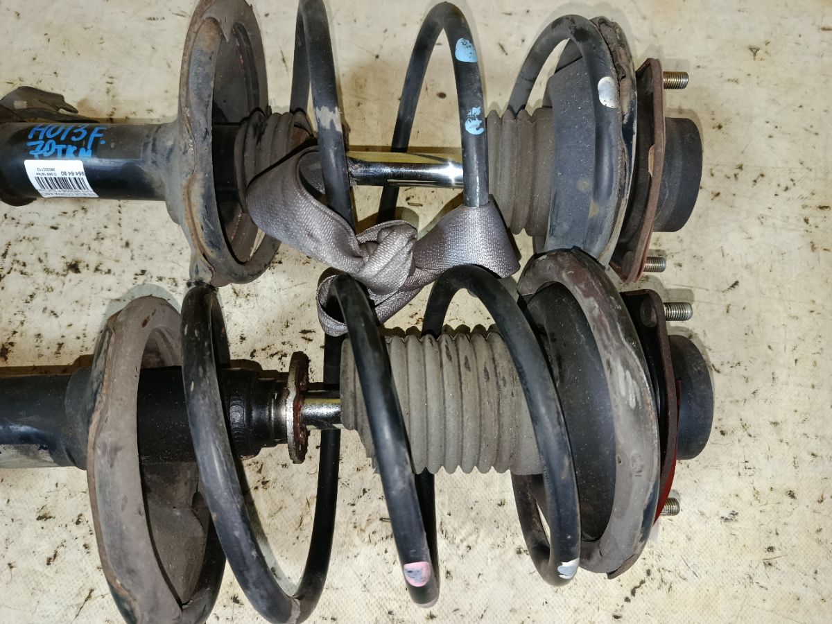 Стойка амортизатора на Nissan Bluebird HU13 SR20DE Фото 3