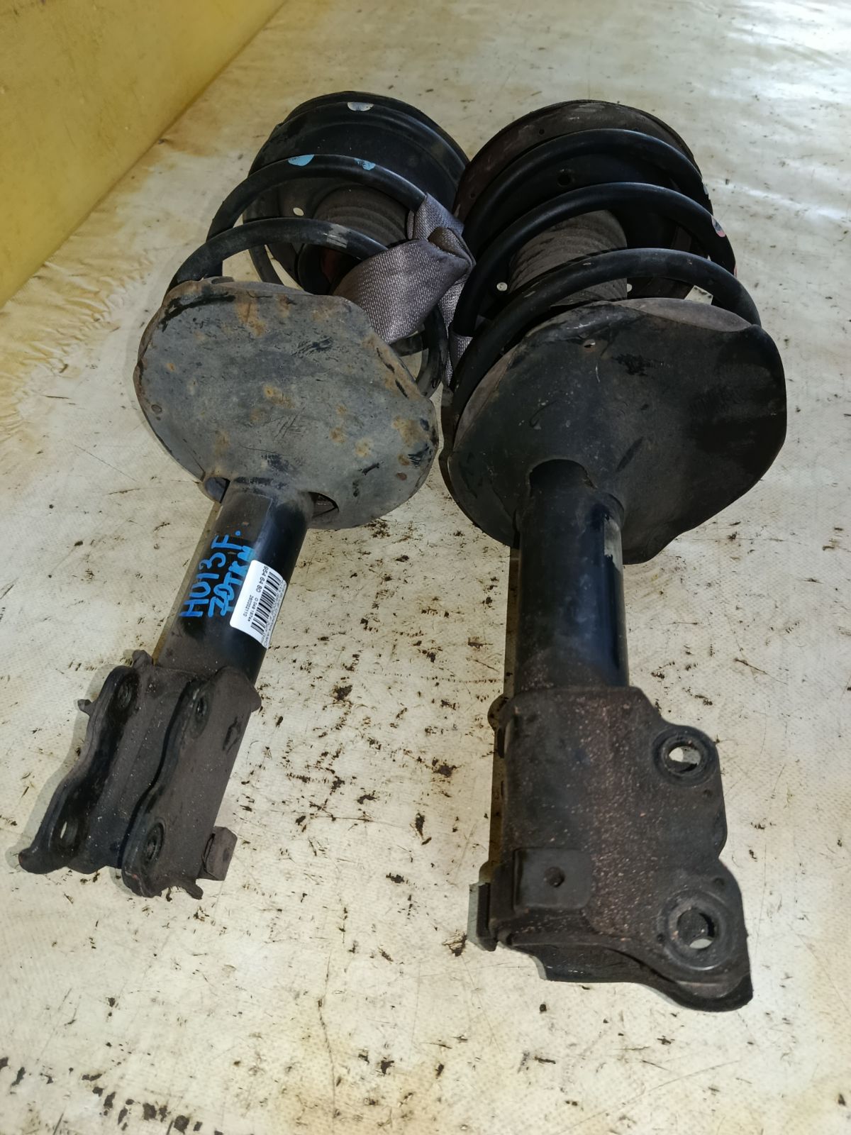 Стойка амортизатора на Nissan Bluebird HU13 SR20DE Фото 4