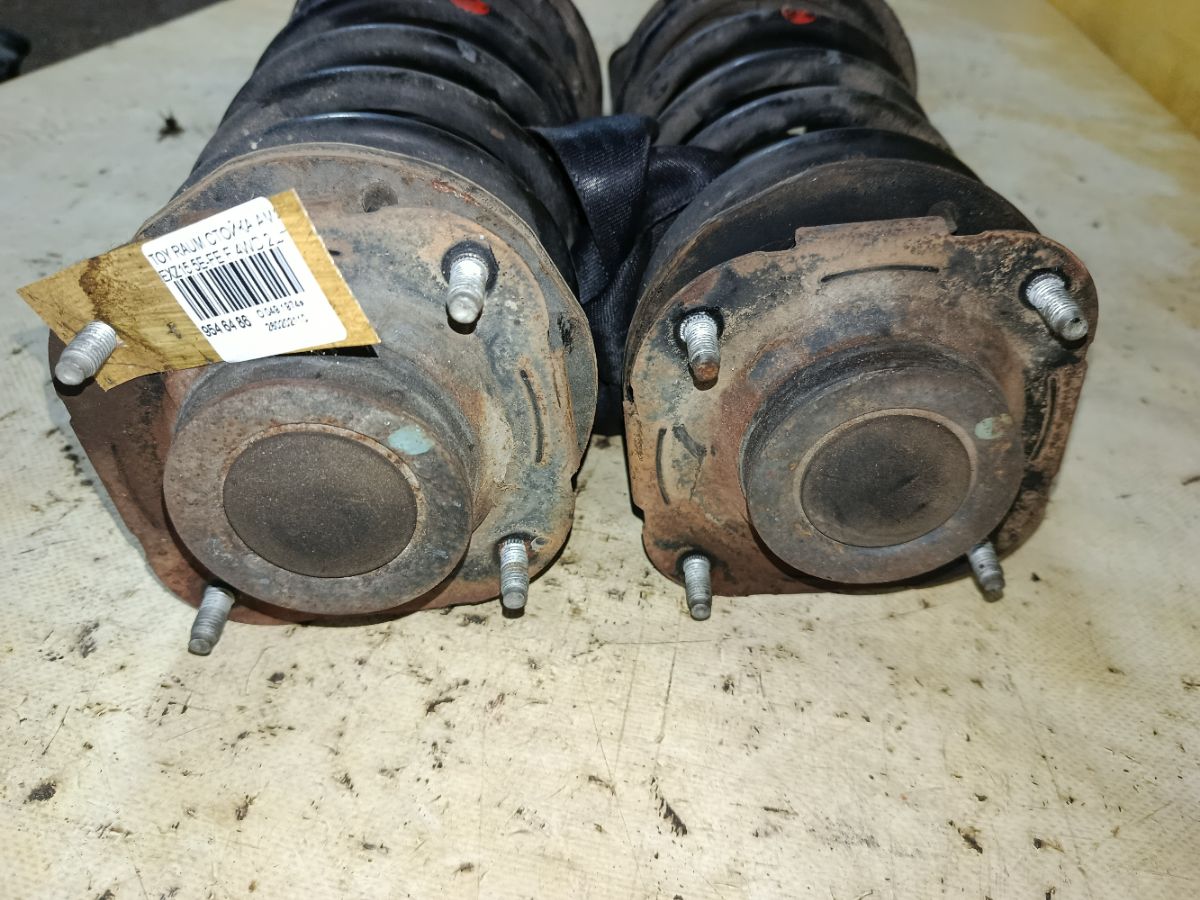 Стойка амортизатора на Toyota Raum EXZ15 5E-FE Фото 2