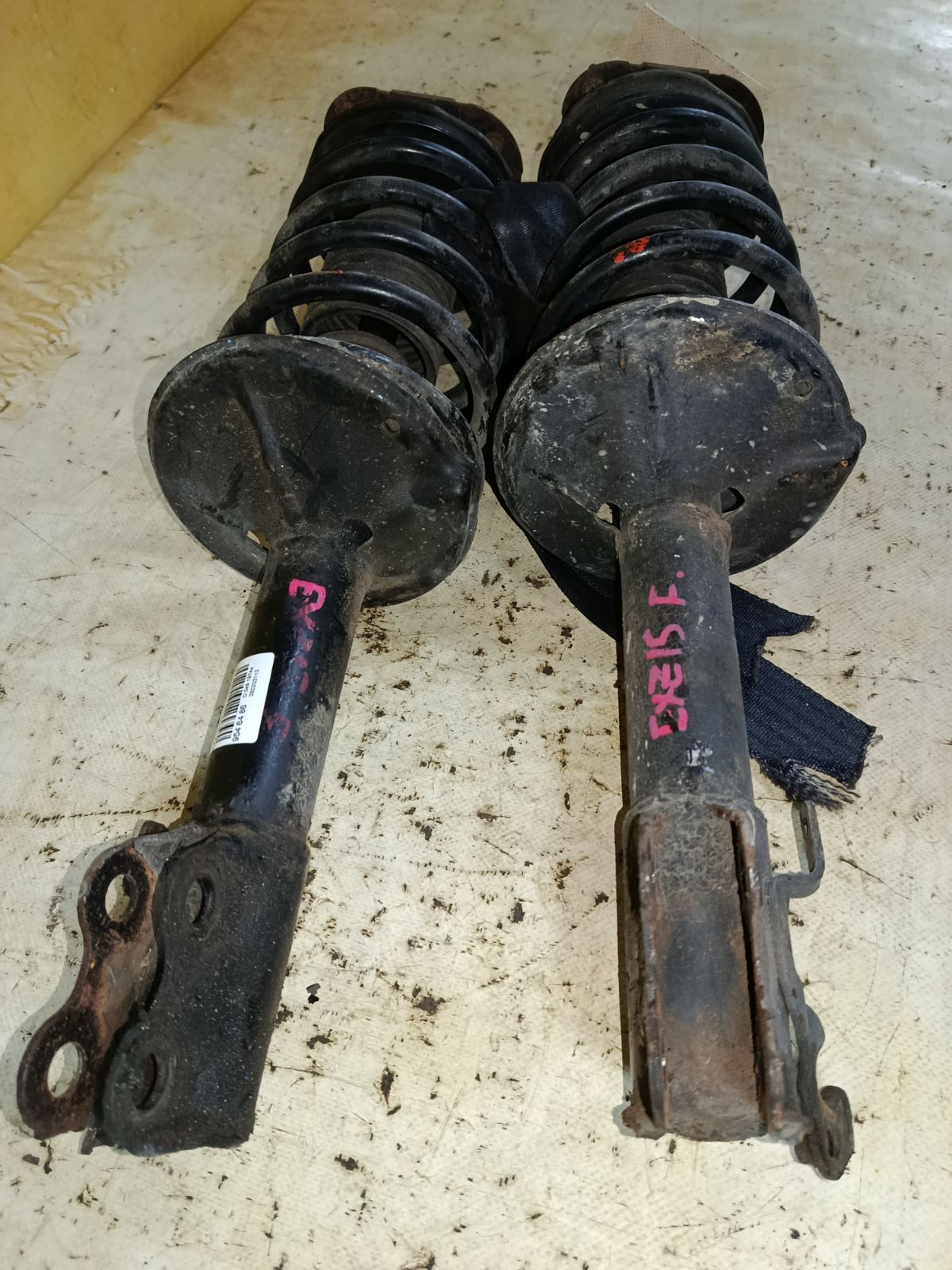 Стойка амортизатора на Toyota Raum EXZ15 5E-FE Фото 4